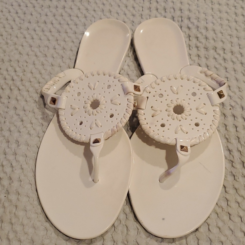 Jack Rogers white sandals w/ iconic circular vamp feature. Size 10 (#14)